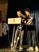 ヤング ポール（右）