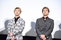 左から佐野玲於、今市隆二。