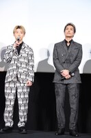 左から佐野玲於、今市隆二。