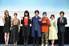 神尾楓珠と池田エライザが絵心対決、ドラマ「左ききのエレン」制作発表会