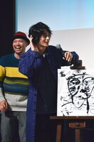 左から後藤庸介、神尾楓珠。