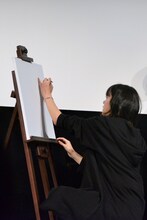 絵心対決コーナーでの池田エライザ。