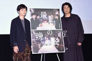 「最初の晩餐」公開記念トークショーにて、左から染谷将太、永瀬正敏。