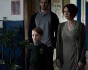 「ホール・イン・ザ・グラウンド」