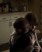 「ホール・イン・ザ・グラウンド」