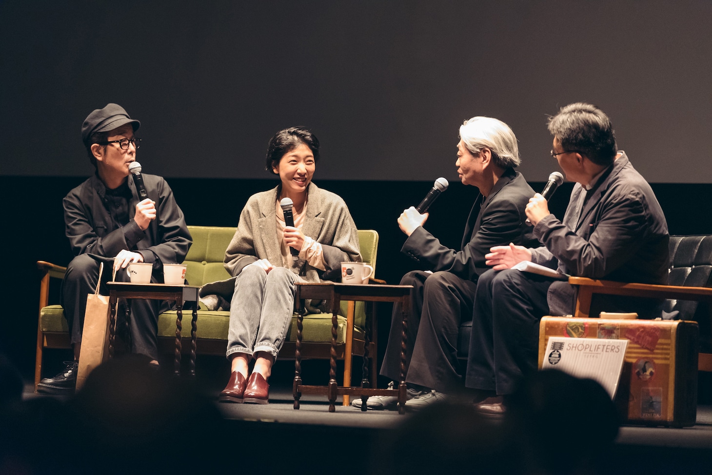 左からリリー・フランキー、安藤サクラ、細野晴臣、MCの青木眞弥。（Photo by Miki Azuma）