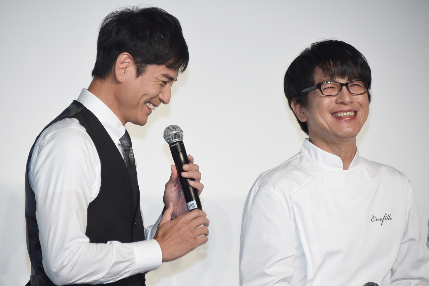 左から沢村一樹、及川光博