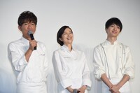 左から木村拓哉、鈴木京香、玉森裕太。