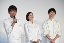 左から木村拓哉、鈴木京香、玉森裕太。
