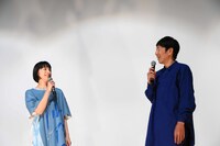 左から夏帆、黒田大輔。