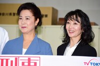 左から名取裕子、麻生祐未。