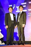 左から江原正士、山寺宏一。