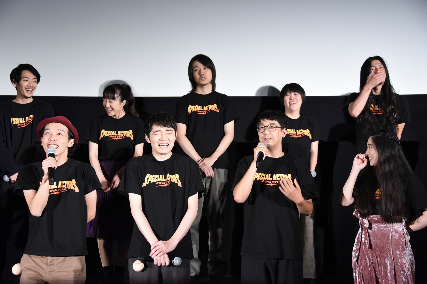 「スペシャルアクターズ」初日舞台挨拶の様子。