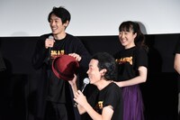 「スペシャルアクターズ」初日舞台挨拶の様子。