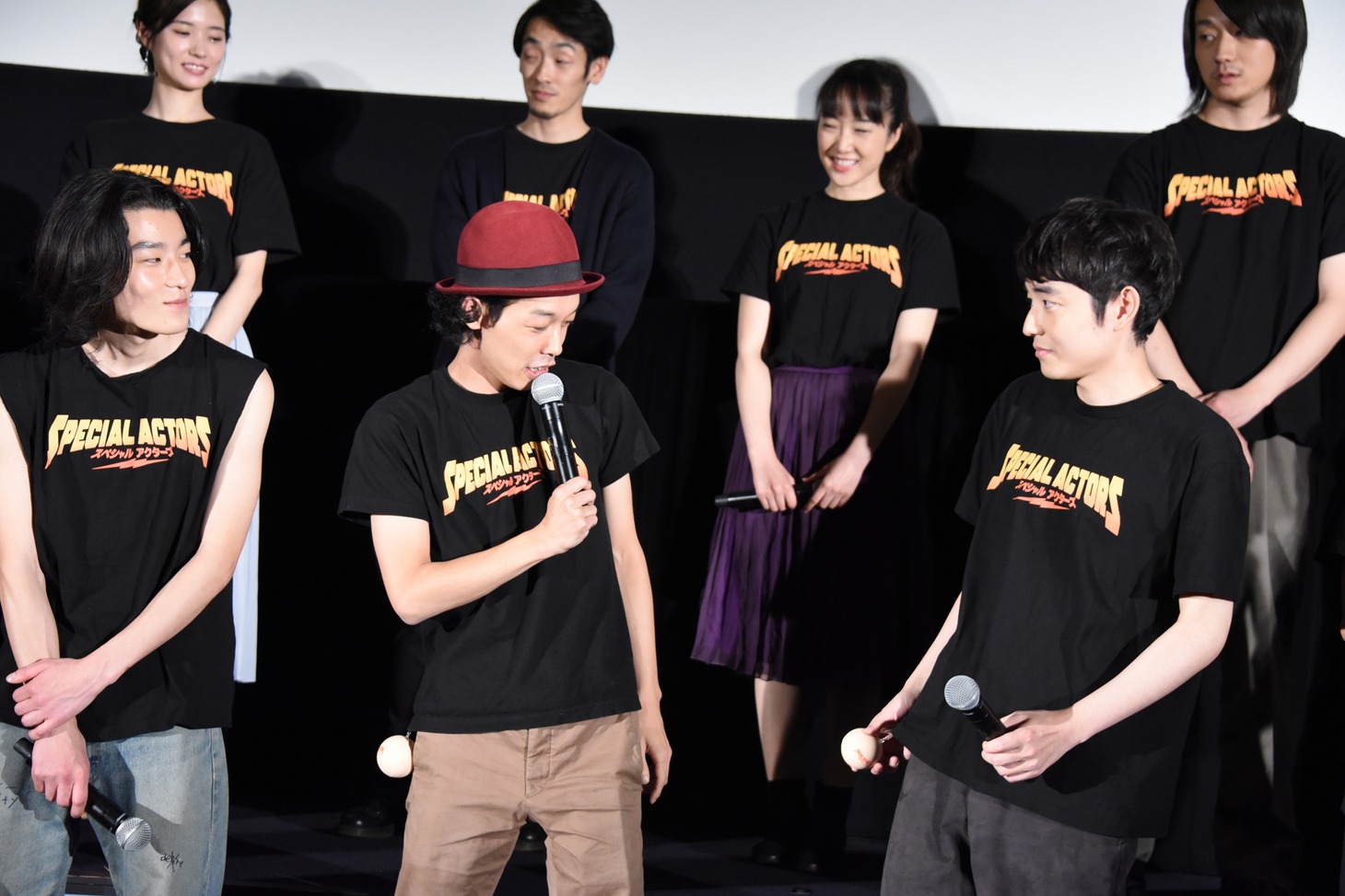 「スペシャルアクターズ」初日舞台挨拶の様子。