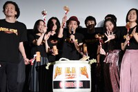 「スペシャルアクターズ」初日舞台挨拶の様子。