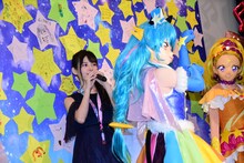 キュアコスモに声を当てる上坂すみれ。