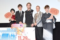 「シティーハンター THE MOVIE 史上最香のミッション」完成披露試写会の様子。左から沢城みゆき、山寺宏一、フィリップ・ラショー、神谷明、伊倉一恵。