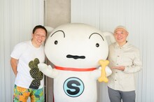 左から霜山朋久、シロ、湯浅政明。