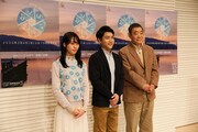 10月21日に長野・茅野市民館で行われた「ピンぼけの家族」ロケ取材会の様子。左から南沙良、泉澤祐希、柄本明。