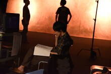 撮影現場での神木隆之介。