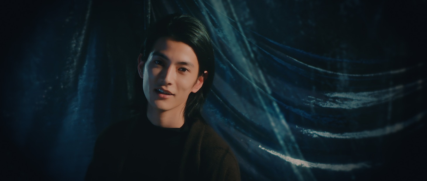 「I Treasure You」MVより。