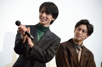 左から高杉真宙、佐野岳。