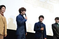 サプライズを察して「あっ」と言ってしまった板垣瑞生（中央左）。