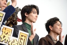 高杉真宙（中央）