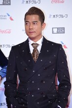 「ファストフード店の住人」より、アーロン・クォック。