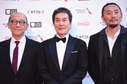 左からテレンス・チャン、役所広司、ユー・フェイ。