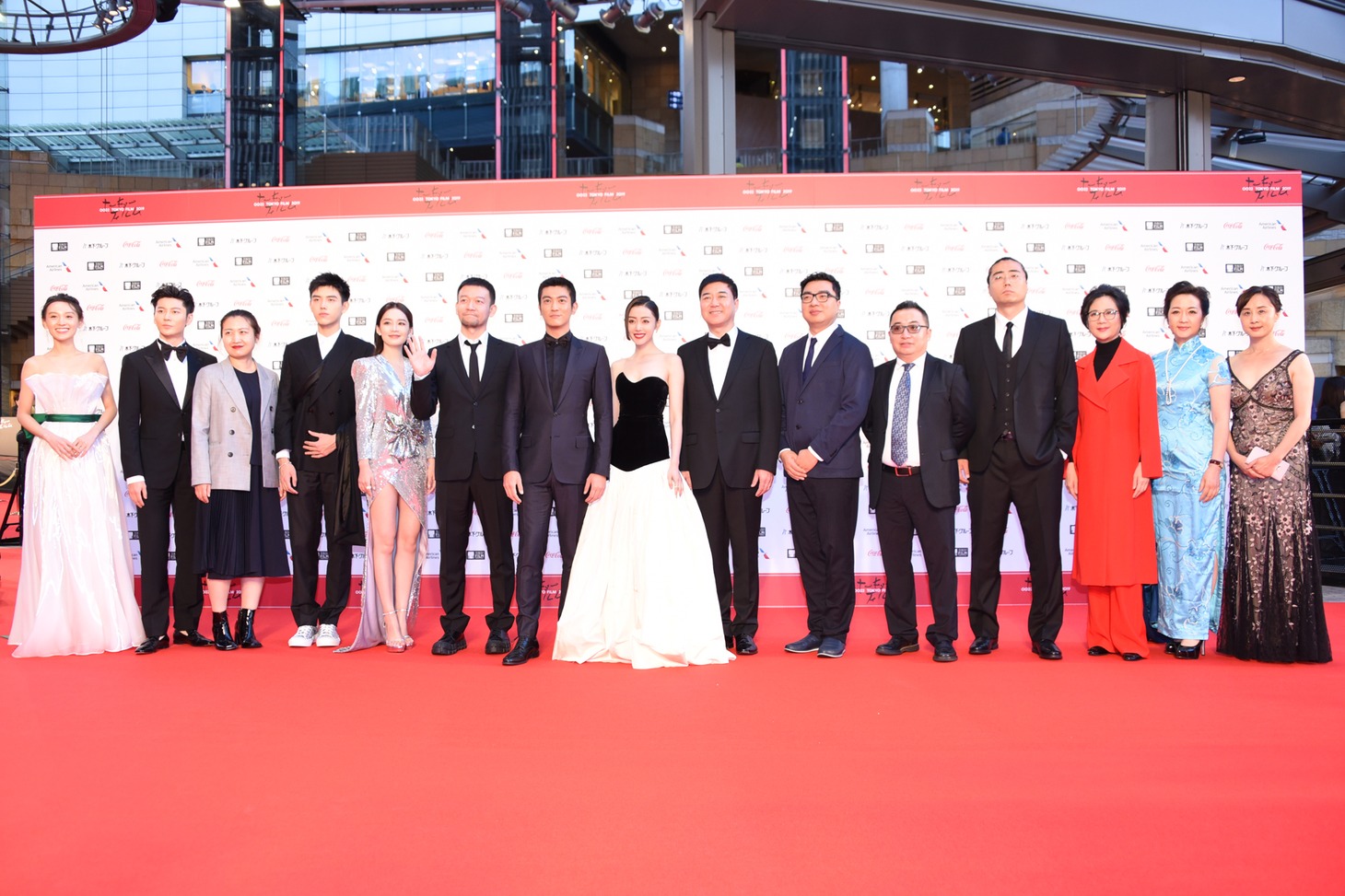 「2019東京・中国映画週間」のキャストとスタッフ。