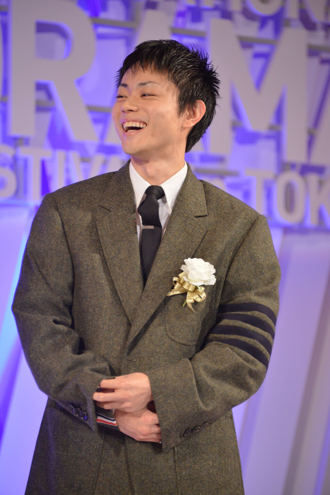 菅田将暉が“当たり前の哲学”伝えた「3年A組」でドラマアウォード主演男優賞