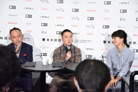 「喜劇 愛妻物語」記者会見の様子。