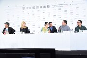 第32回東京国際映画祭コンペティション部門審査委員記者会見の様子。