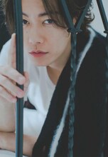 Audition blue 2019年12月号の佐藤健グラビア。