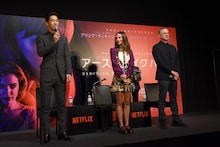 左から小林直己、アリシア・ヴィキャンデル、ウォッシュ・ウエストモアランド。