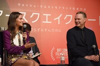 「アースクエイクバード」記者会見の様子。