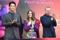 「アースクエイクバード」記者会見の様子。