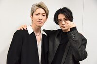 左から前田公輝、塩野瑛久。