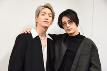 左から前田公輝、塩野瑛久。