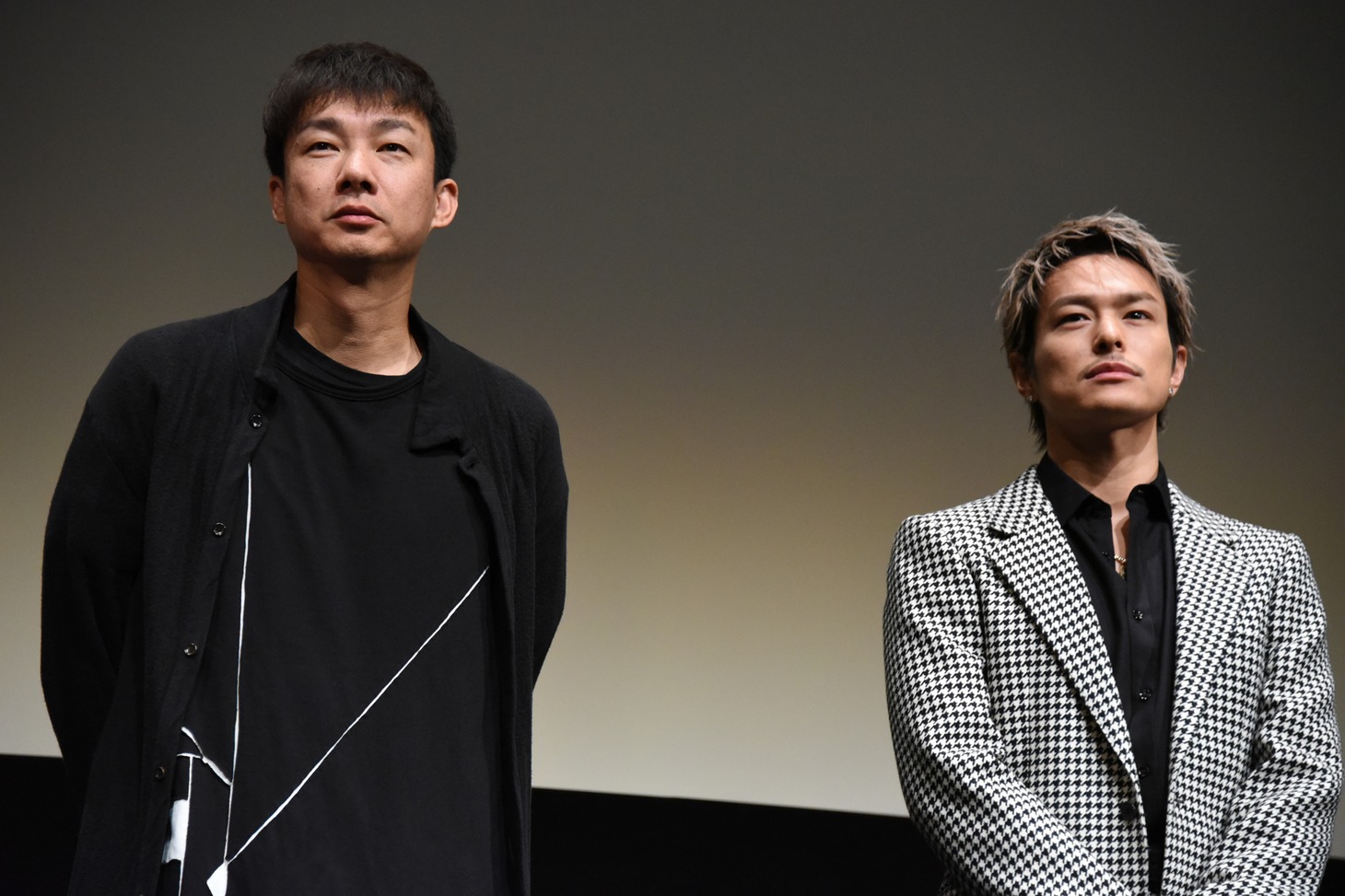 ファンの質問に耳を傾ける松永大司（左）と今市隆二（右）。