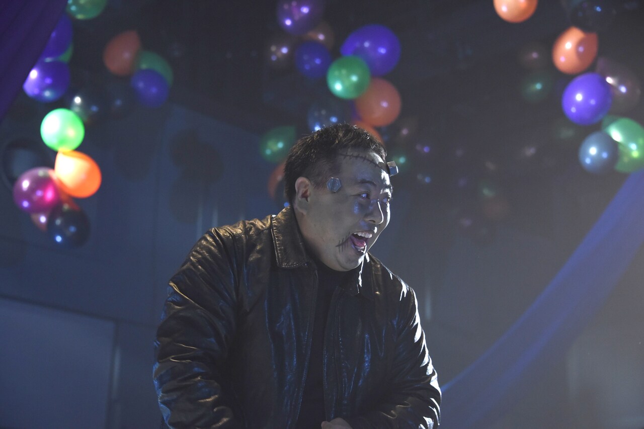 ドランクドラゴン塚地、誰よりも時間をかけたコスプレで映画イベント登場