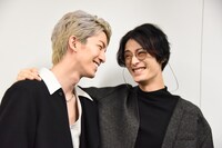 左から前田公輝、塩野瑛久。