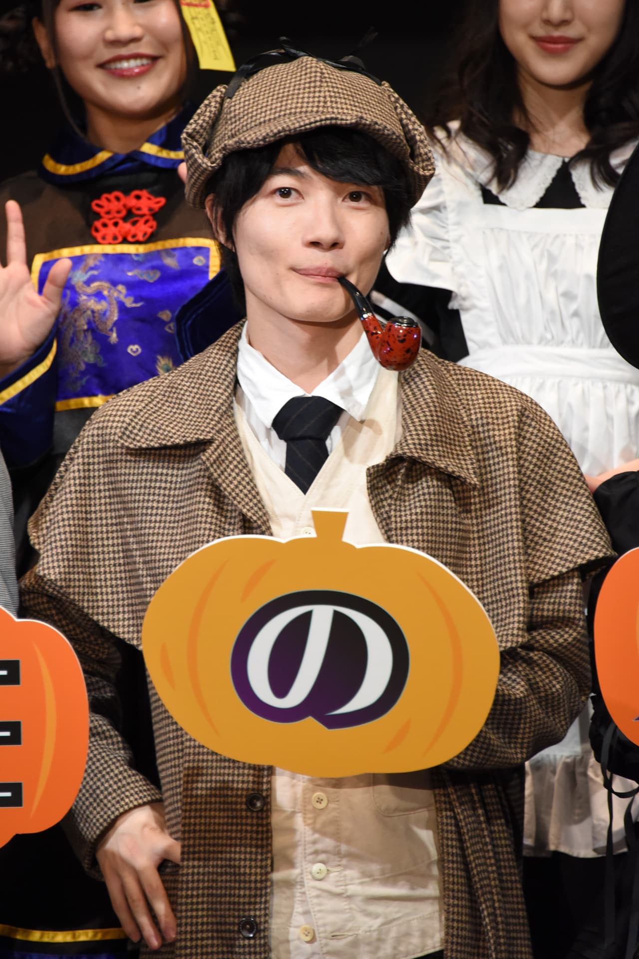 神木隆之介、浜辺美波、中村倫也が仮装でランウェイ、“佐藤健の舞台