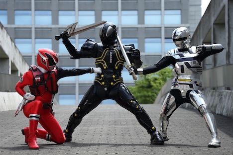 「スペース・スクワッド ギャバン VS デカレンジャー」 (c)2017 東映ビデオ・バンダイ・東映AG・日本コロムビア・東映