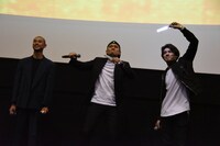 左から葵揚、小柳心、荒井敦史。