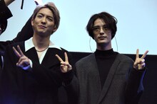 左から前田公輝、塩野瑛久。