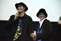 左から龍、鈴木昂秀。