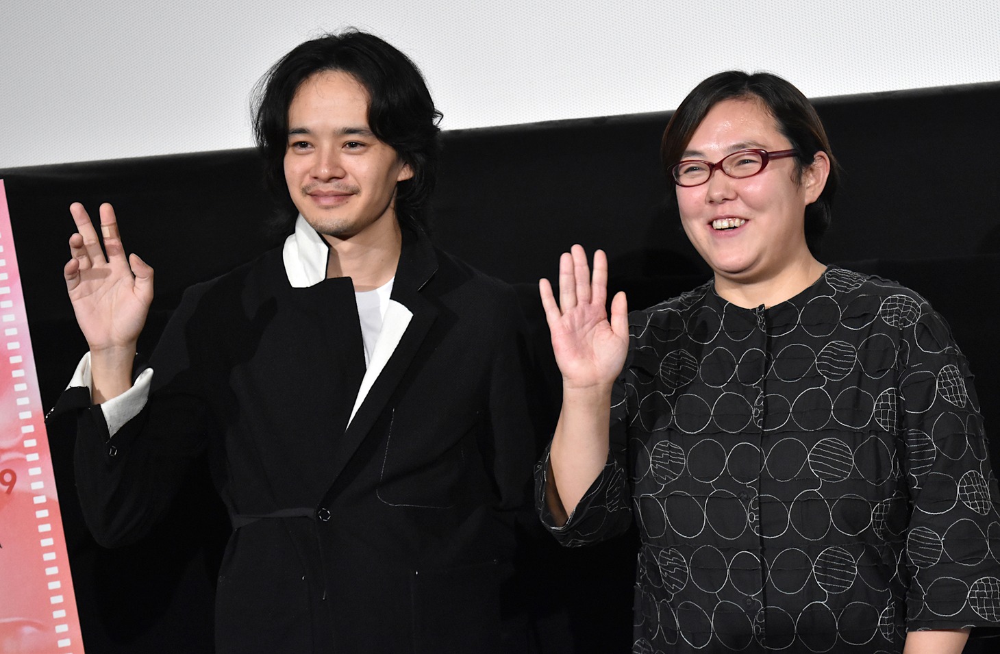 「宮本から君へ」Q&Aイベントの様子。左から池松壮亮、佐藤順子。